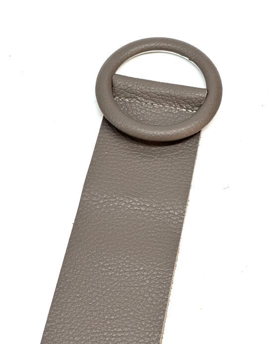 Plata ādas josta Taupe krāsā